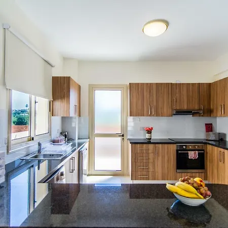 Green Valley V8, Walking Distance To Polis * Prodromi