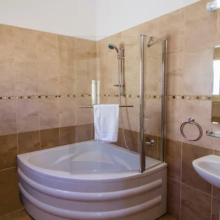 וילה Green Valley V8, Walking Distance To Polis *