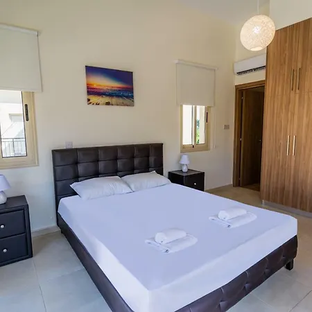 Green Valley V8, Walking Distance To Polis Prodromi